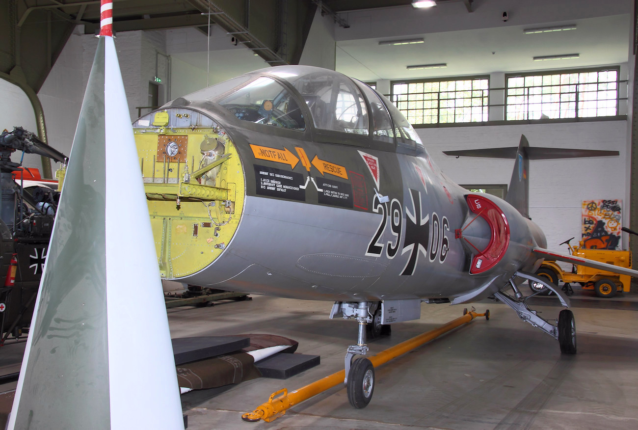 Lockheed F-104 F - Starfighter