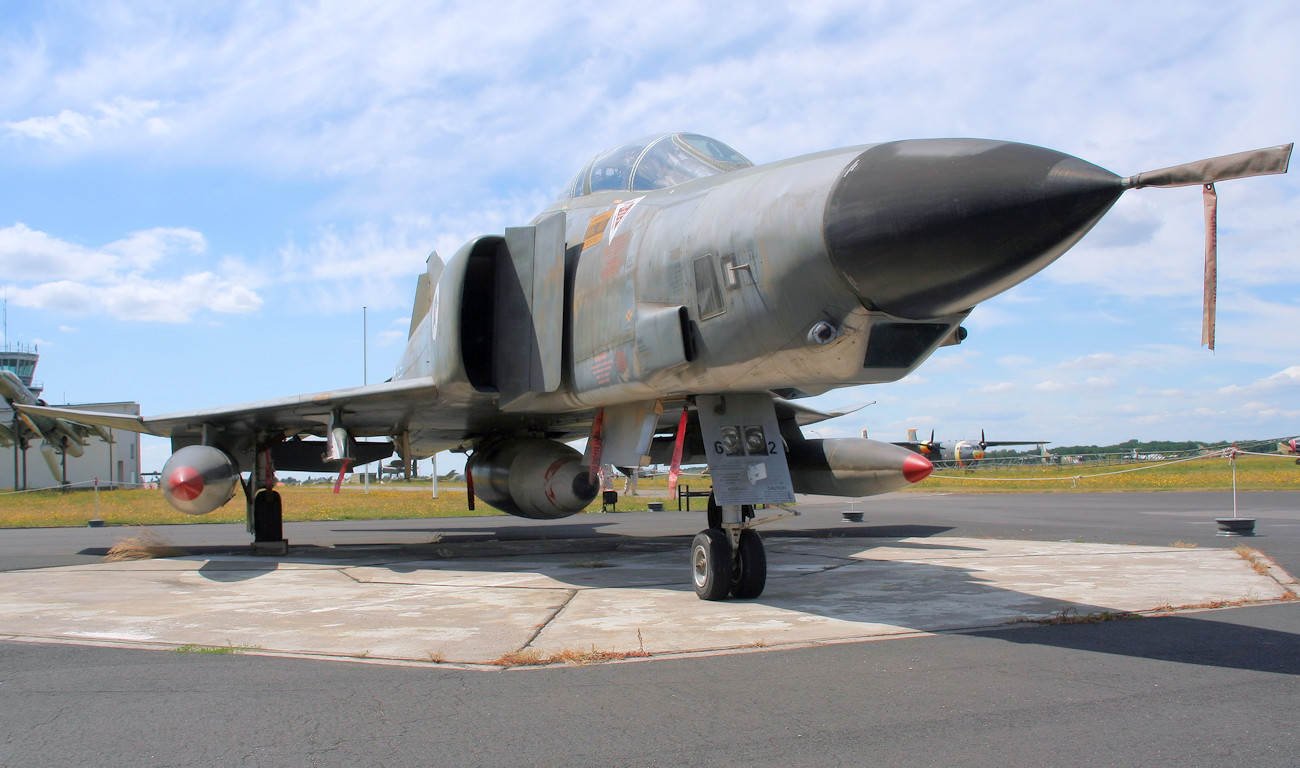 McDonnell Douglas RF-4E Phantom II - Kampfflugzeug