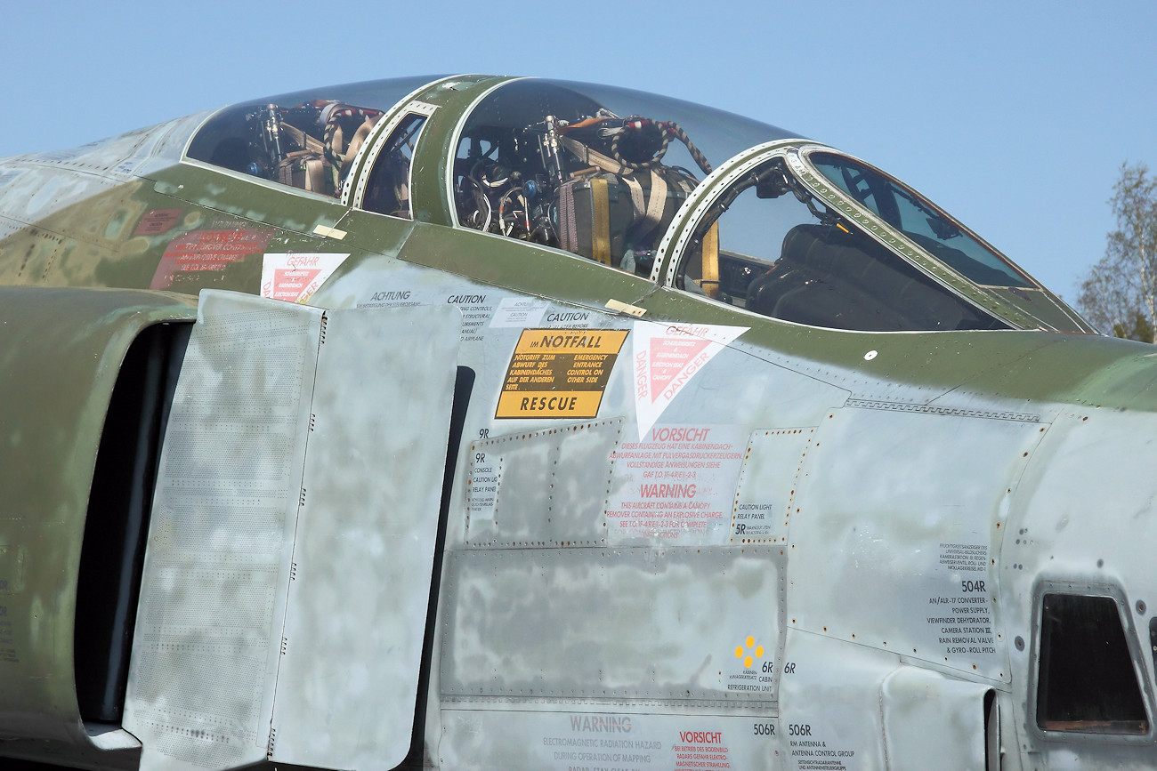 McDonnell Douglas RF-4E Phantom II - Cockpitansicht