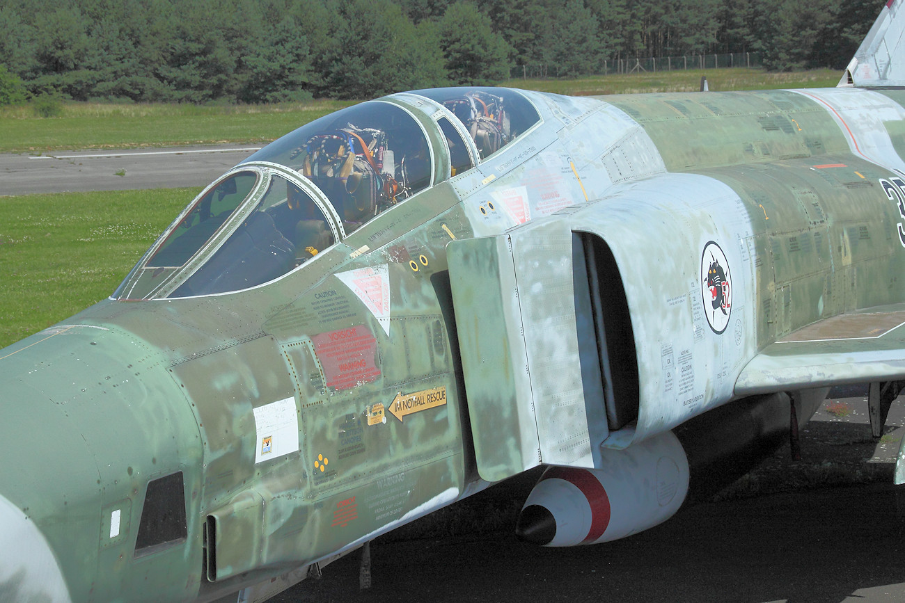 McDonnell Douglas RF-4E Phantom II - Pilotensitze