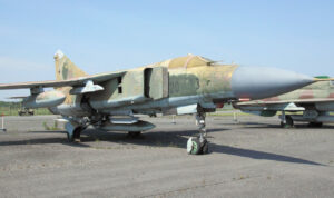 MiG-23 ML - Variante der MiG-23 MF mit besserem Radargerät N-003 (Saphir-23ML)