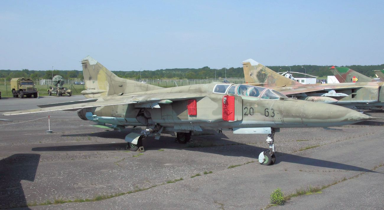 MiG-23 UB - mit Schwenkflügel