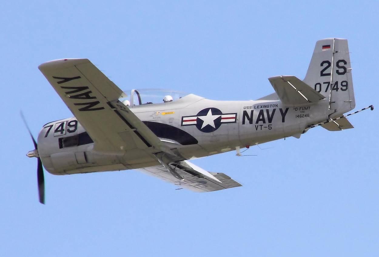 North American T-28 Trojan - Flug