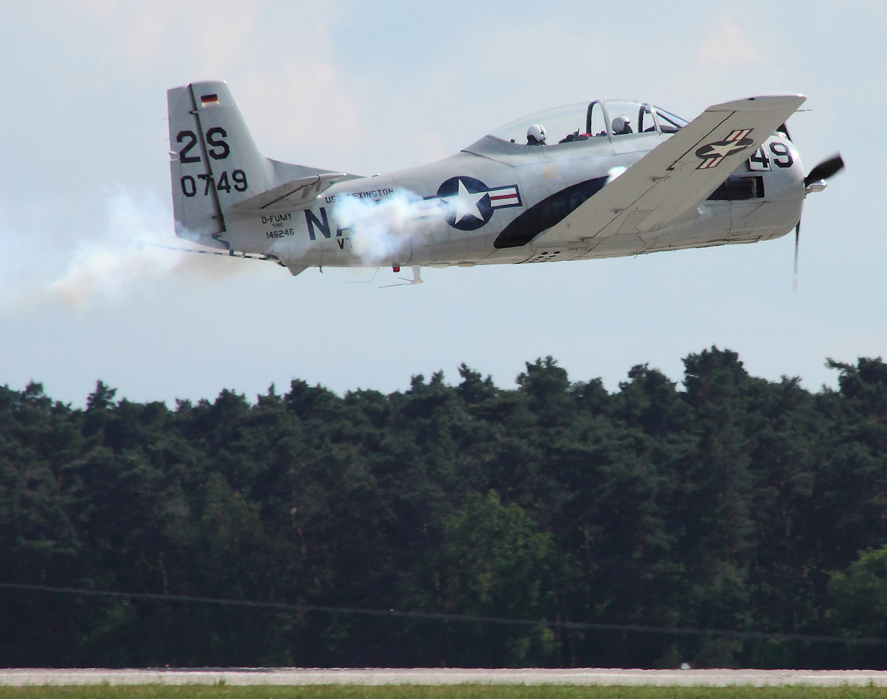 North American T-28 Trojan Flugansicht