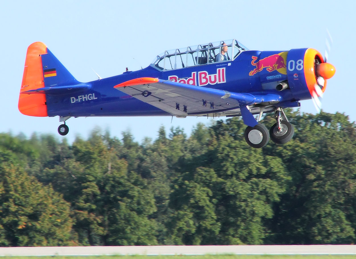 North American T6 Texan - Flugansicht des Schulungsflugzeug