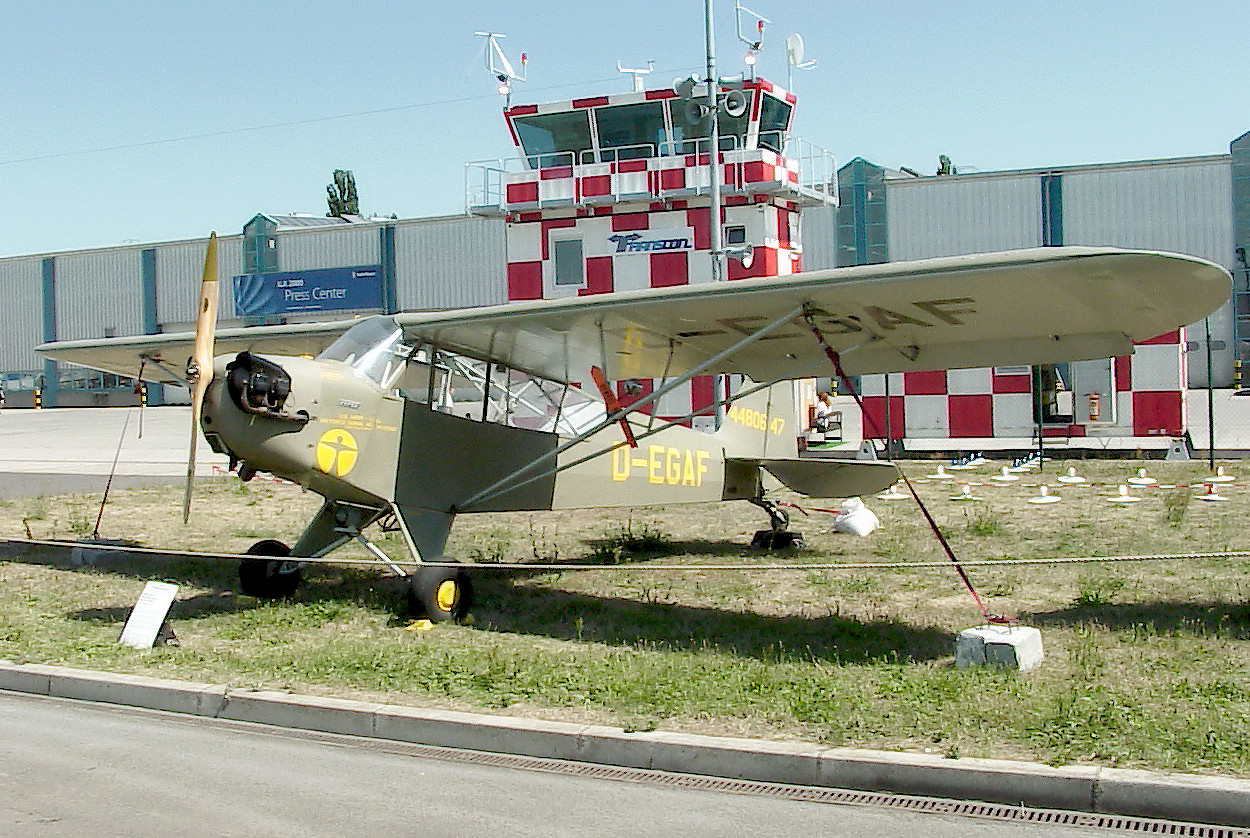 Piper L-4 J - Militärversion der bekannten Piper J-3 ab 1941