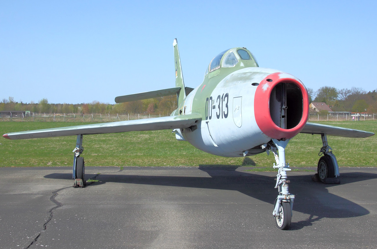 Republic F-84 Thunderstreak - Kampfflugzeug der USA während der Anfangszeit des Kalten Krieges