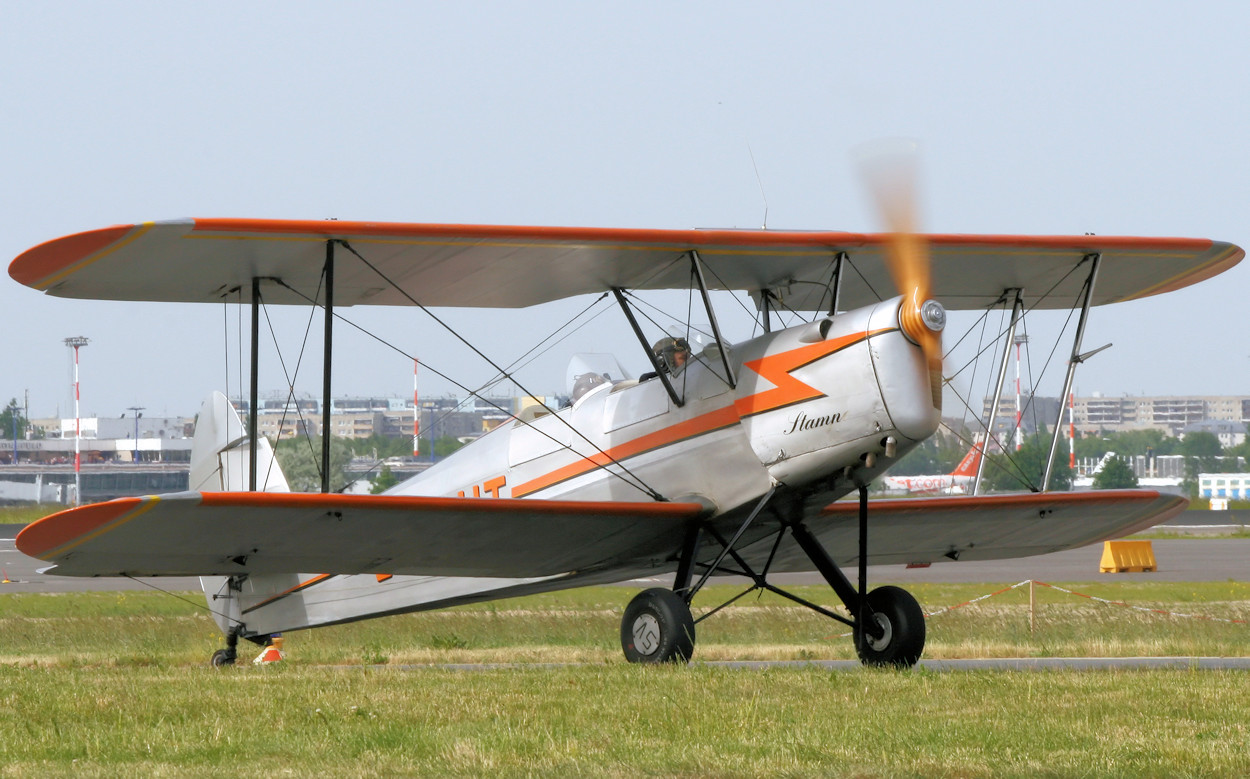 Stampe SV 4C - D-EBUT - kunstflugtauglicher Doppeldecker aus den 1930er Jahren