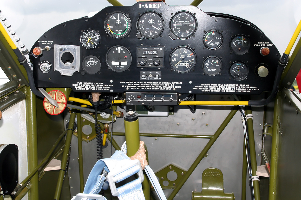 Stinson L5 Sentinel - Cockpit