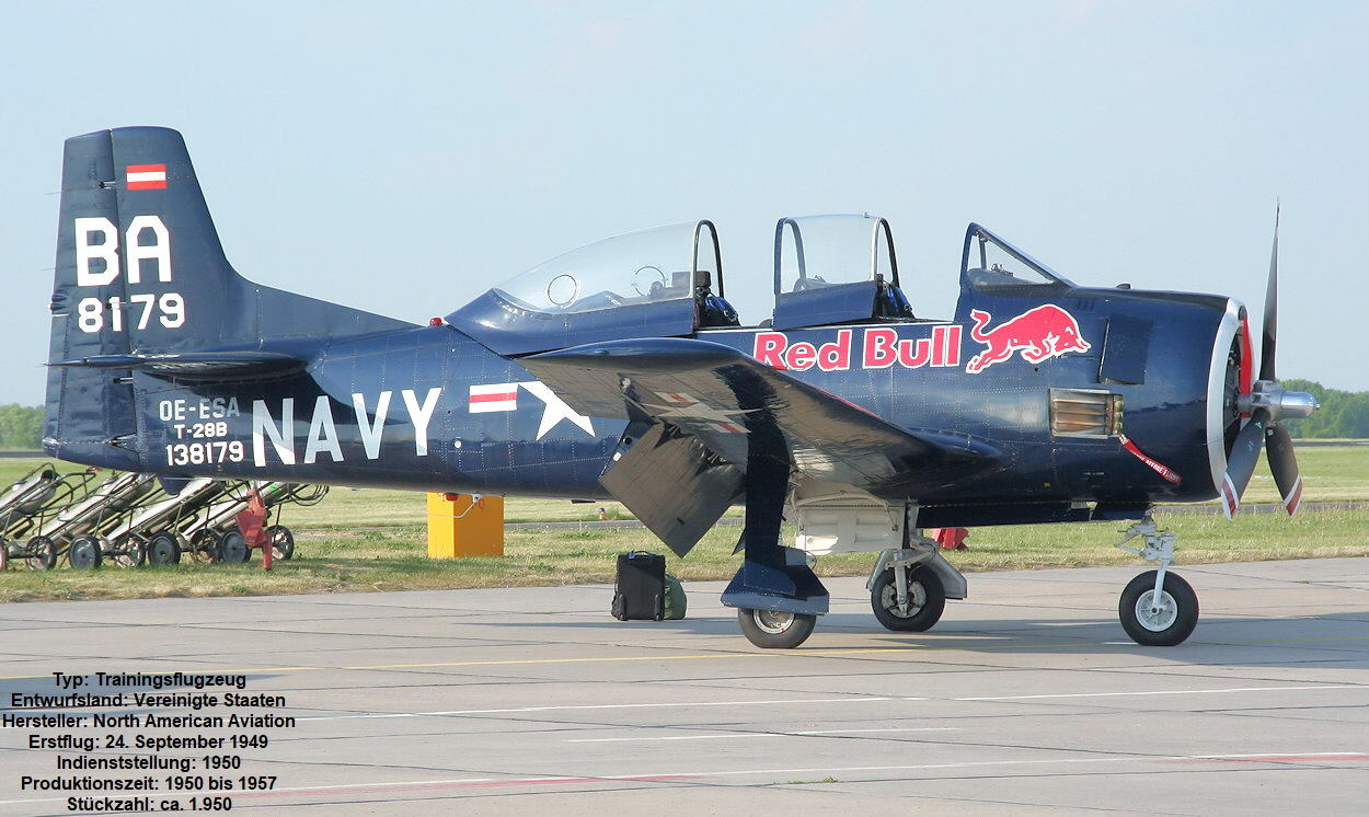 North American T-28 B Trojan - Trainingsflugzeug mit Sternmotor und einziehbarem Fahrwerk