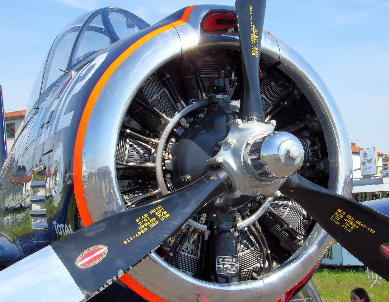 North American T-28 B Trojan - Trainingsflugzeug mit Sternmotor