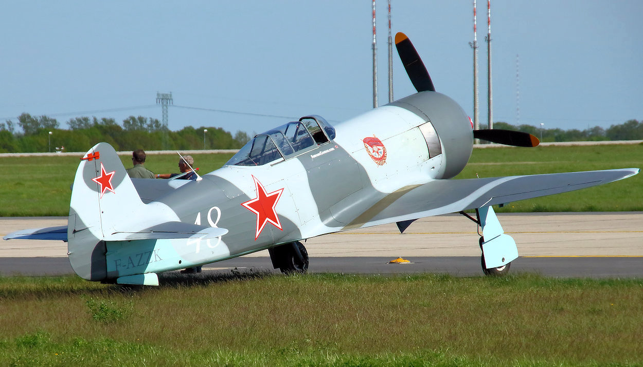 YAK 3U - doppelsitziges Flugzeug