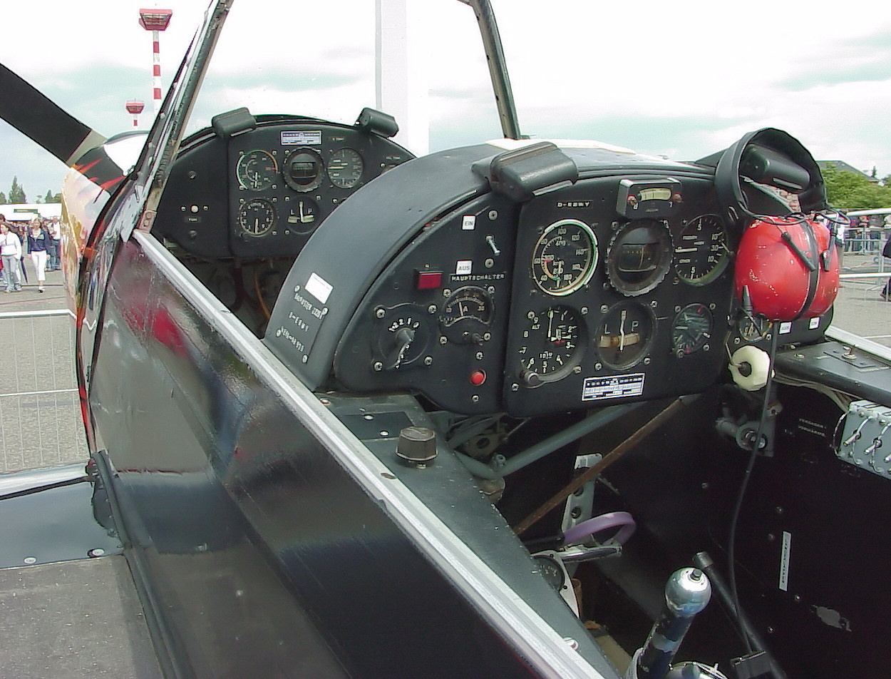 Zlin Z-226 - Cockpit