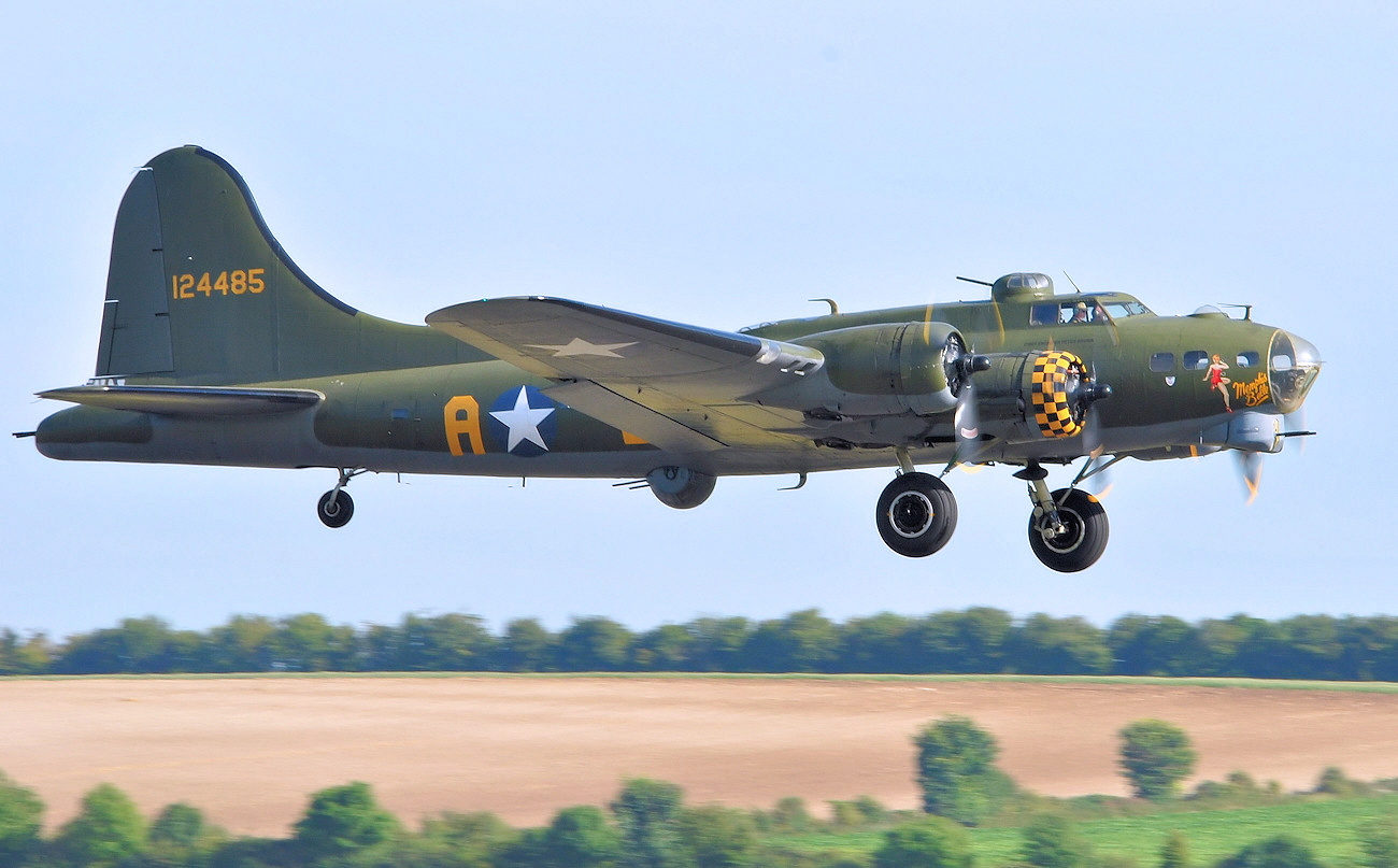 B17G Flying Fortress - Duxford Airshow