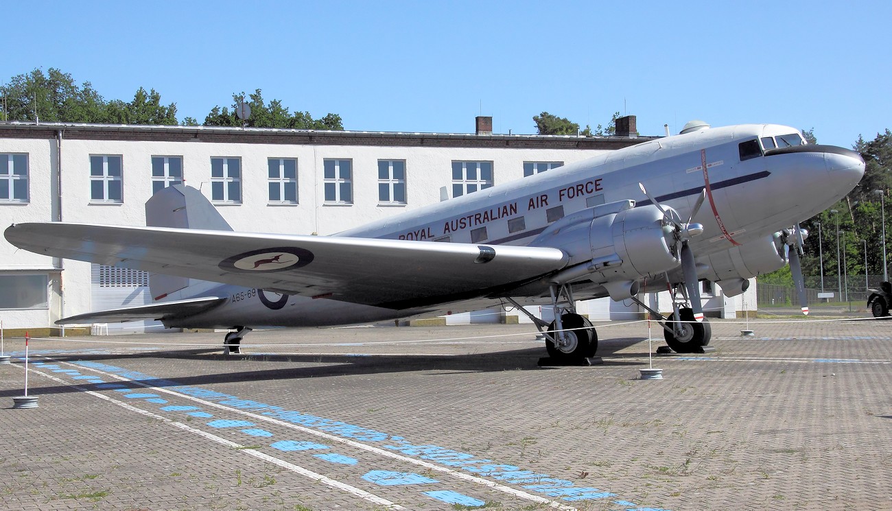 Douglas C-47 - Passagierflugzeug