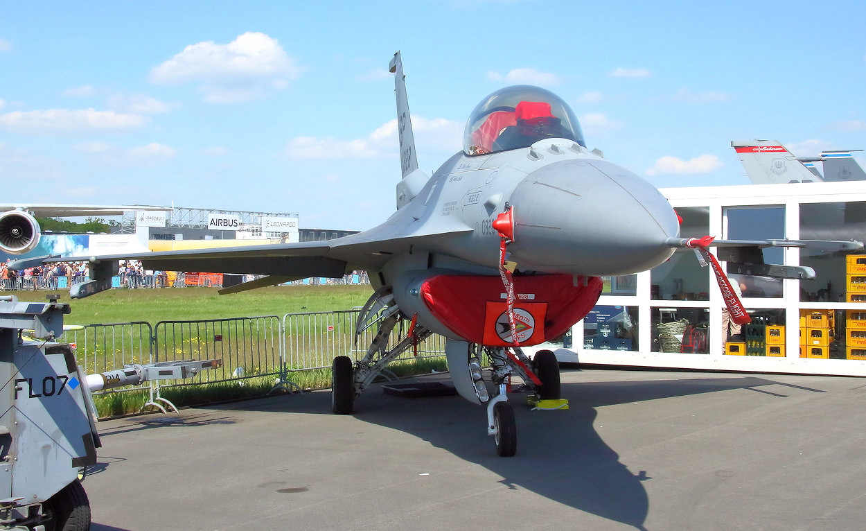 General-Dynamics F16