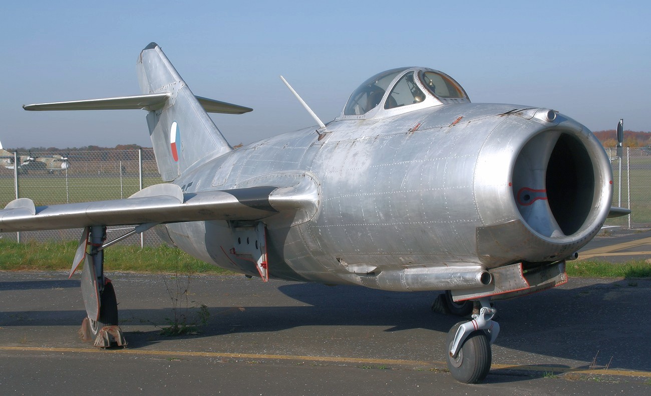 MiG-15 BIS - Das erste in Großserie gebaute Kampfflugzeug der UdSSR mit Strahltriebwerk