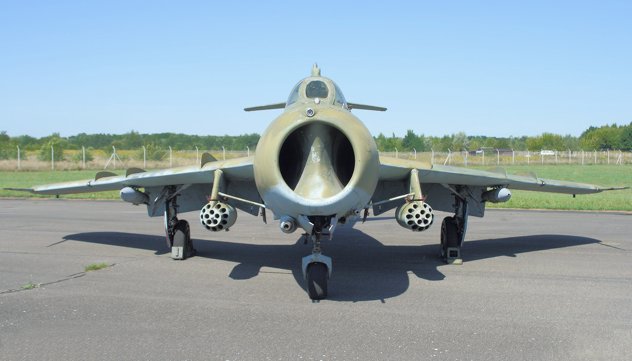 MiG-17 F - Bugansicht