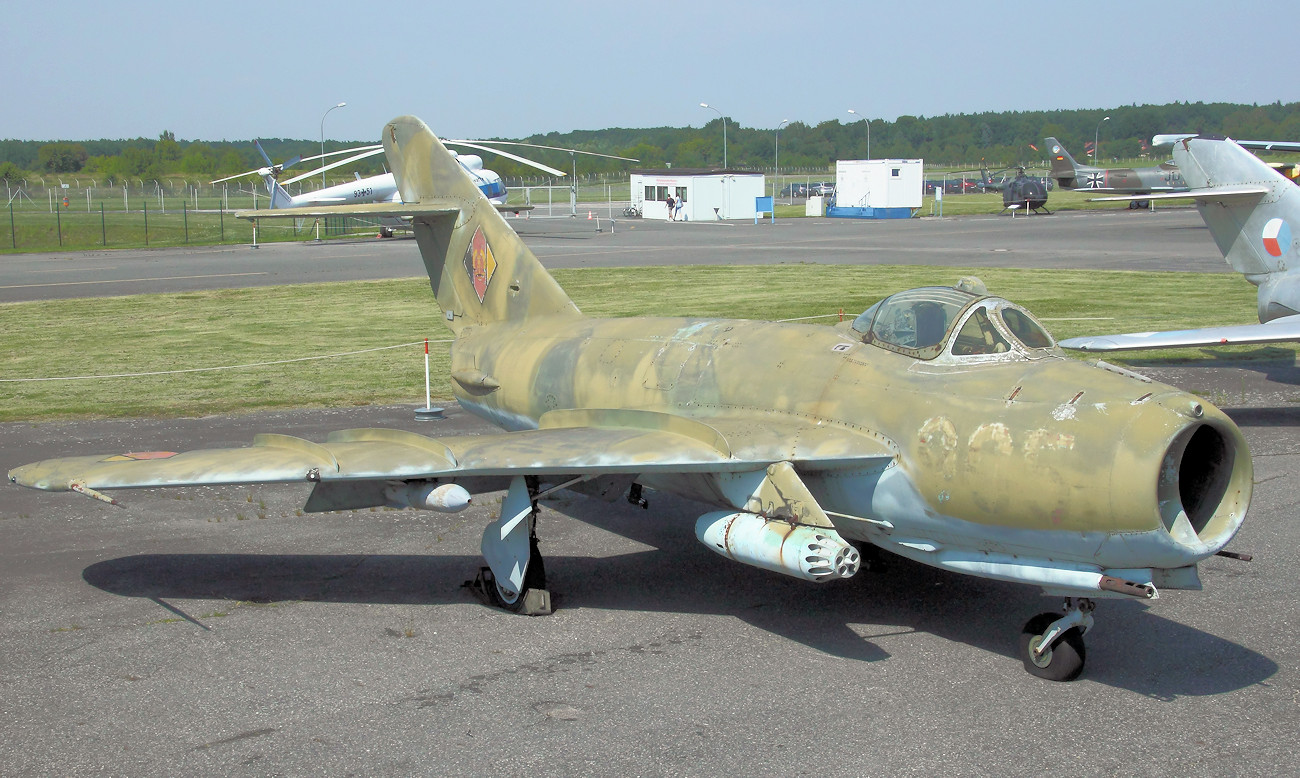 MiG-17 F - Kampfflugzeug