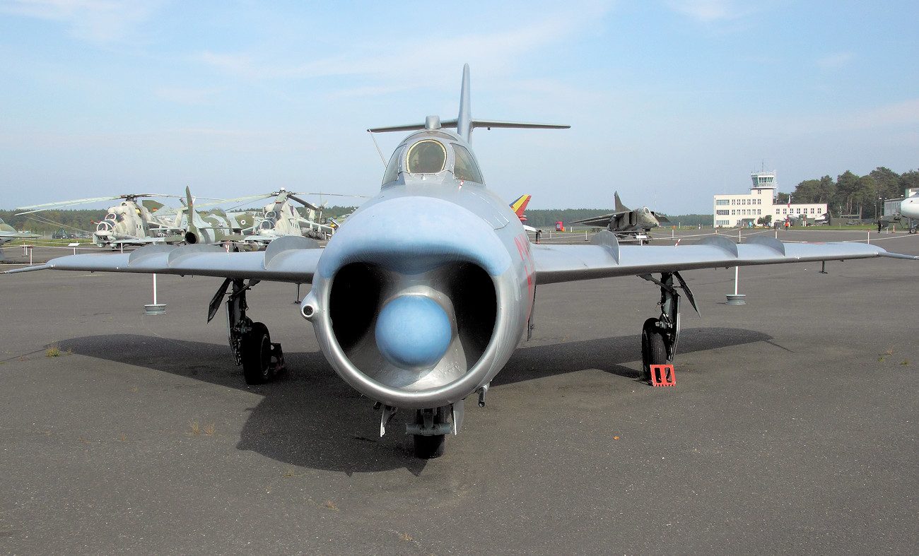 MiG-17 PF - Flugzeug der NVA