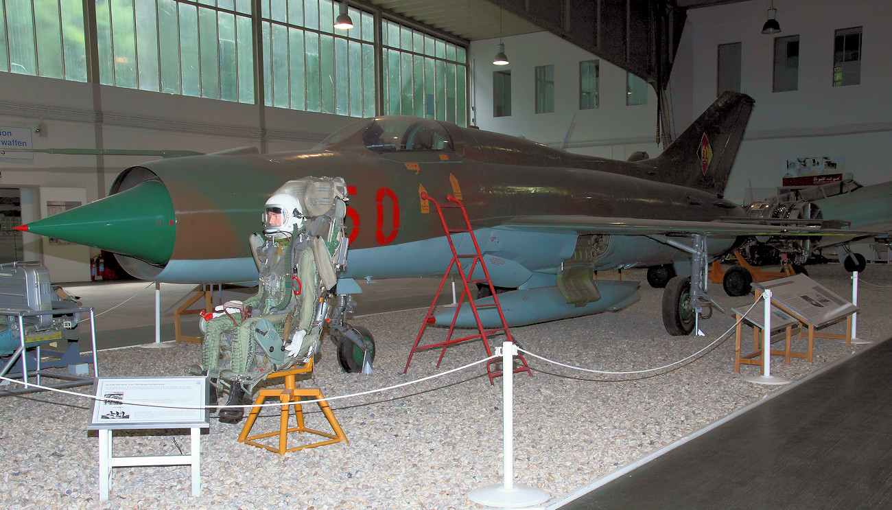 MiG-21 PFM - Kampfflugzeug