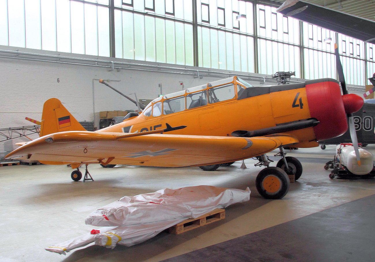 North American CCF Harvard - LwM Gatow