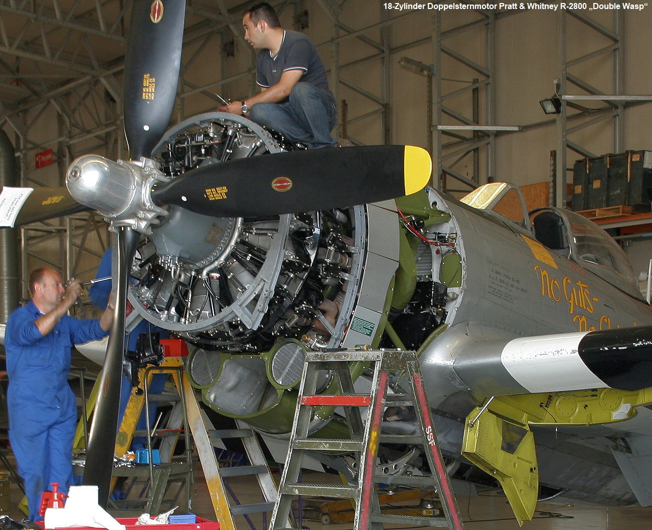 Republic P-47 Thunderbolt - Sternmotor Pratt & Whitney R-2800