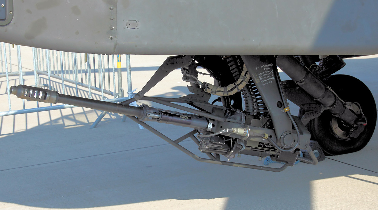 AH-64 Apache - Hughes M230 Chain Gun