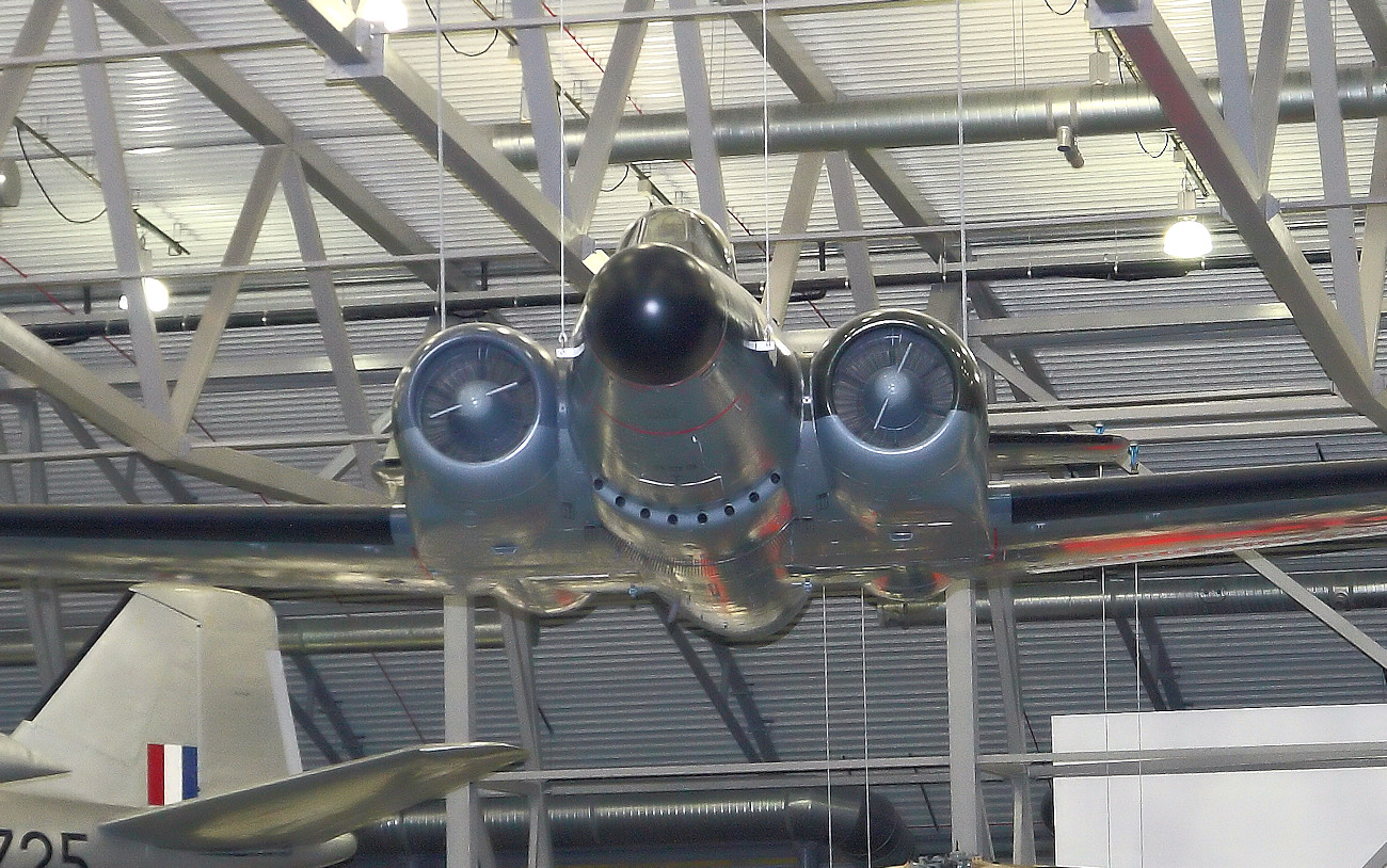 Avro Canada CF100 Canuck - IWM Duxford