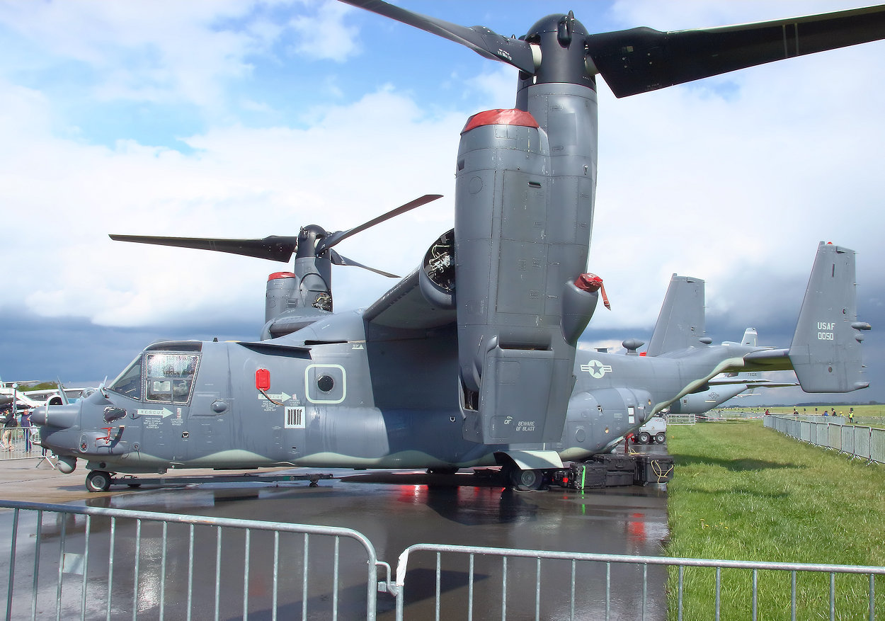 Boeing V 22 Osprey mit Kipprotor