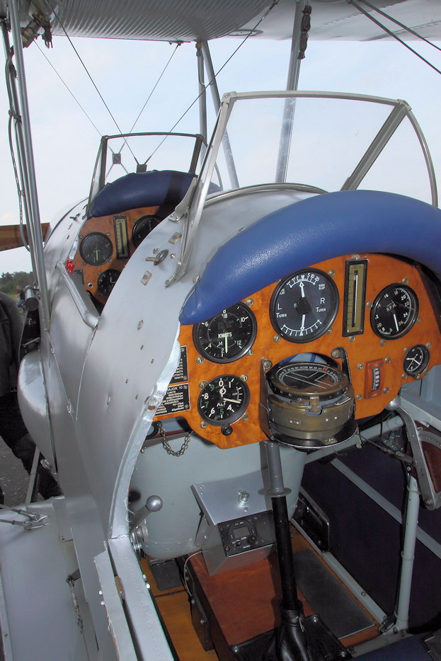 De Havilland D.H. 82 Tiger Moth - Cockpit