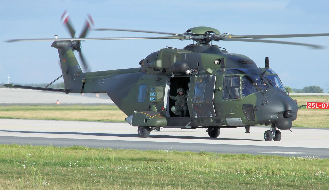 NH90 - Flugplatzvorfeld der Luftfahrtausstellung ILA