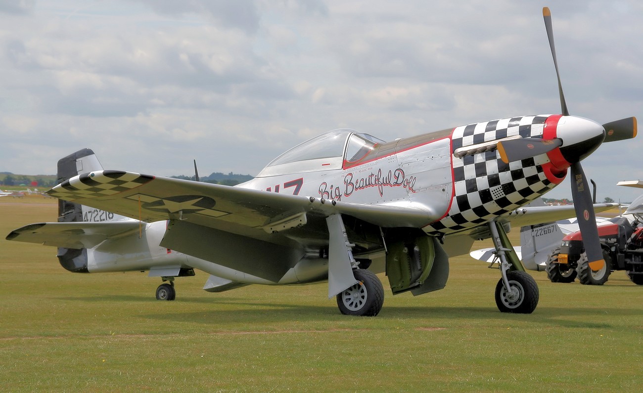 North American P-51D Mustang - Militärflugzeug