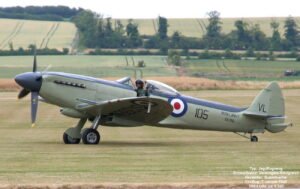 Supermarine Seafire F XVII - Marineversion der Supermarine Spitfire mit Fanghaken und Klappflügel