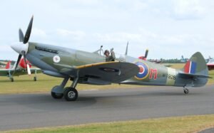 Supermarine Spitfire Mk. VIII - Version mit Merlin-Motor, einziehbarem Spornrad und Tropenausrüstung