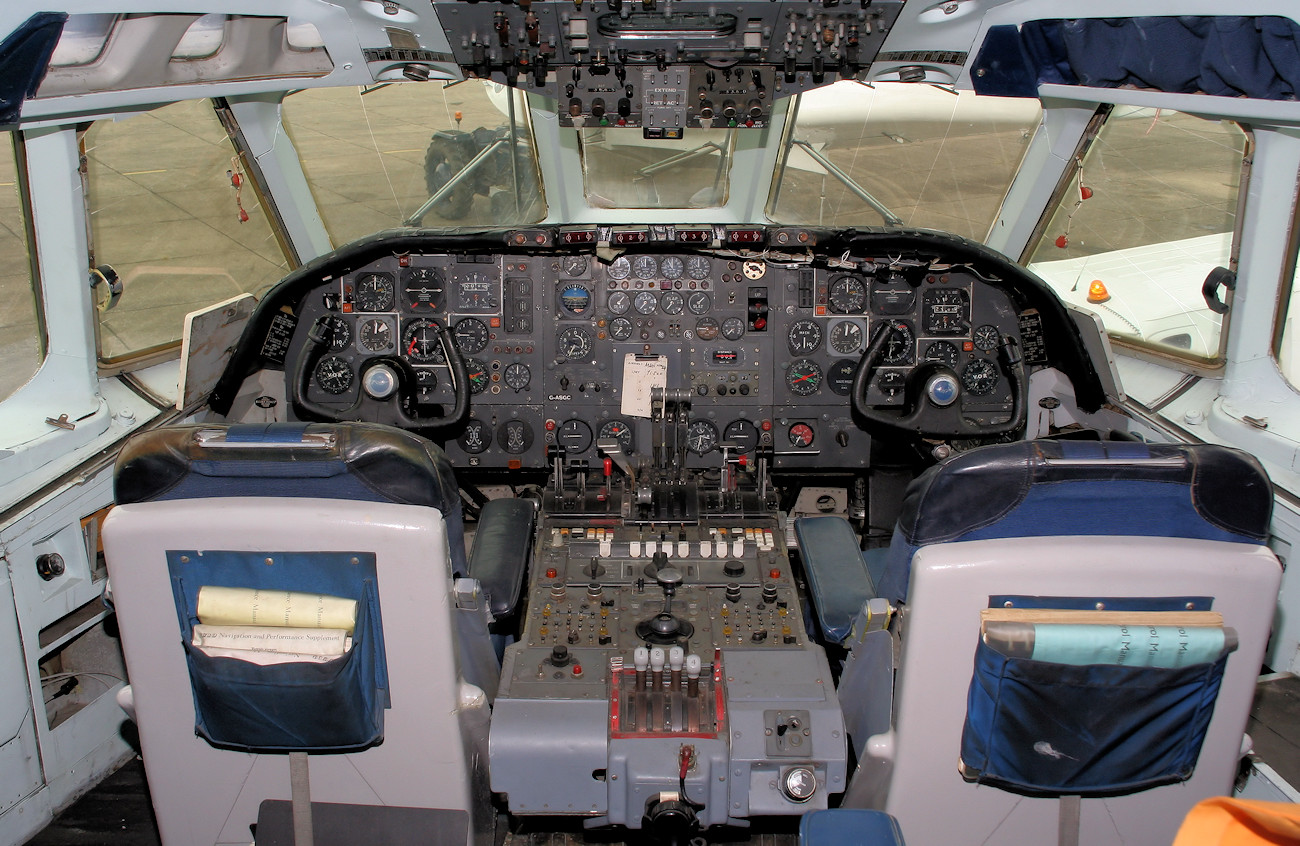 Vickers Super VC 10 - Cockpit