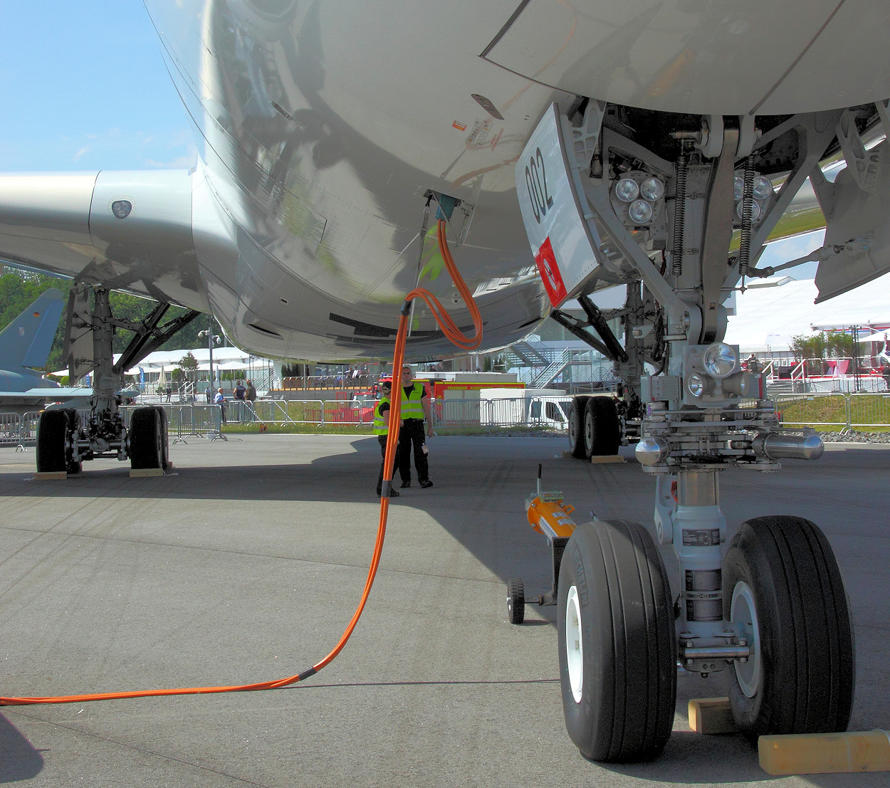 Airbus A350 - Bugfahrwerk