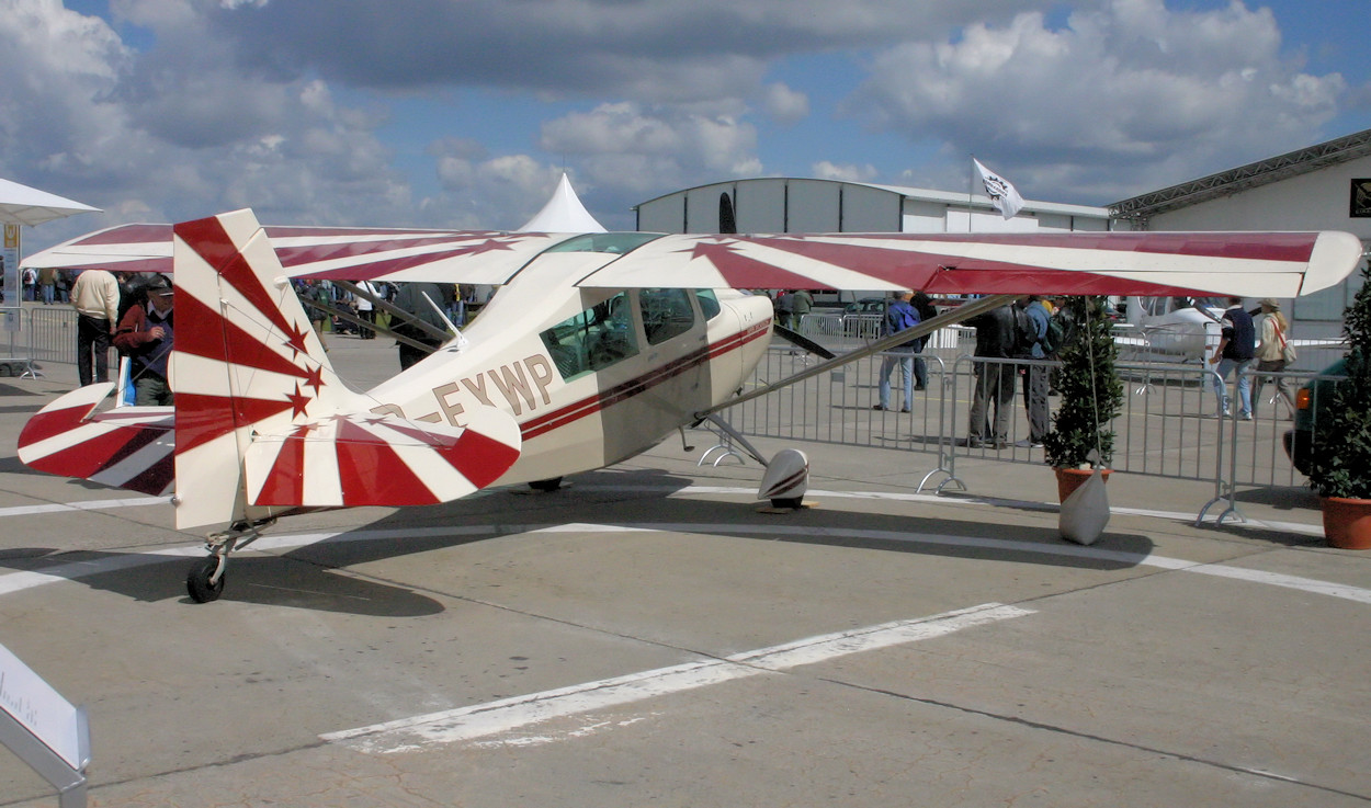 American Champion 8KCAB Decathlon - kunstflugtauglich mit Sitzen in Tandemanordnung