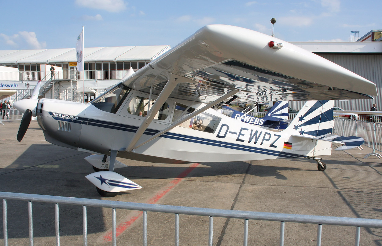 American Champion 8KCAB Super Decathlon - kunstflugtauglich mit Sitzen in Tandemanordnung