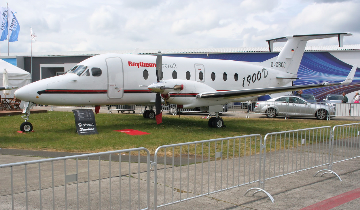 Beechcraft 1900 - Raytheon Aircraft