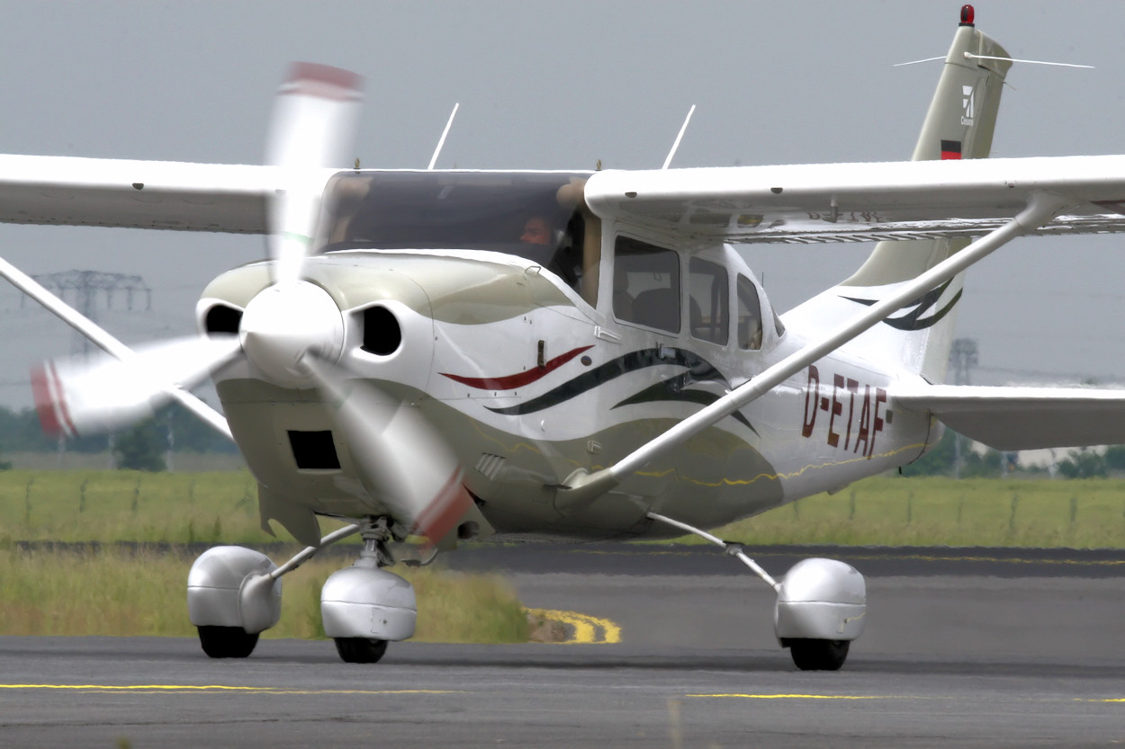 Cessna 206H Stationair - Reiseflugzeug