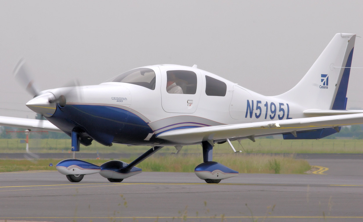 Cessna 400 Corvalis - Rollfeld