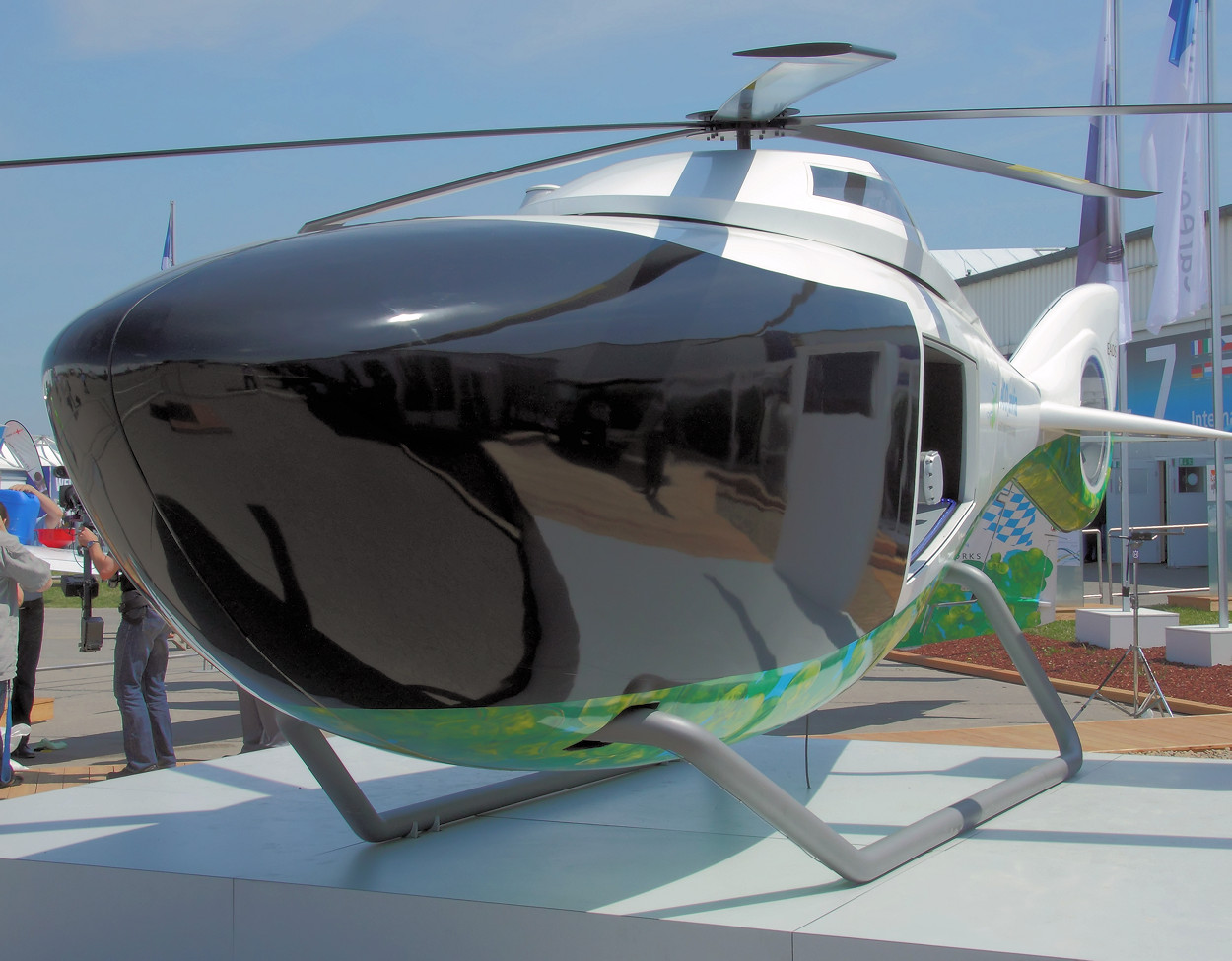 Eurocopter - Hubschraubermodell mit diesel-elektrischem Hybridantrieb