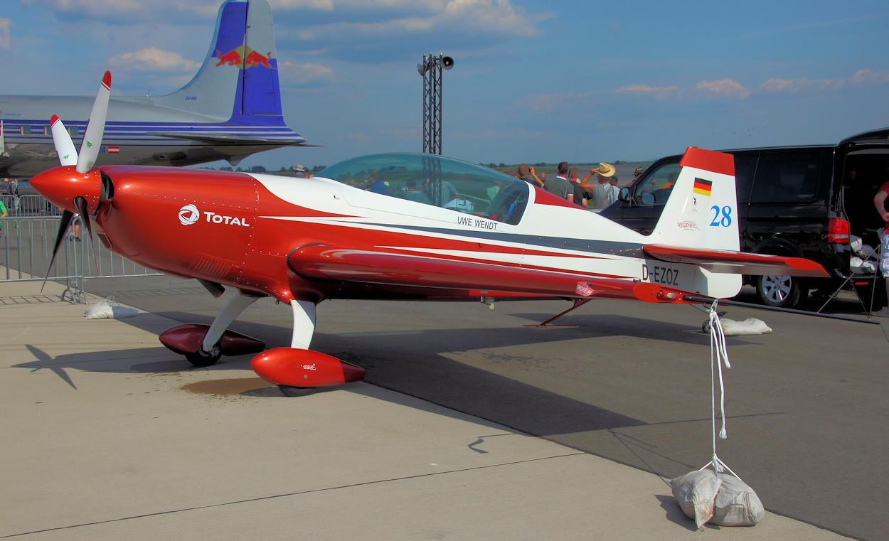 Extra 300 L - Flugzeug von Uwe Wendt