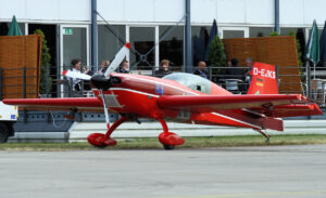 Extra 300 S - D-EJKS Kunstflugzeug