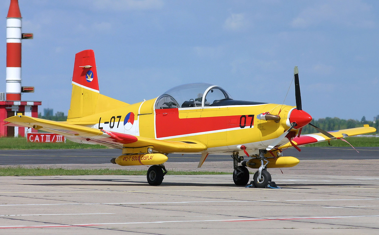 Pilatus PC-7 Turbo Trainer - turbinengetriebenes Schulflugzeug für Jet-Piloten