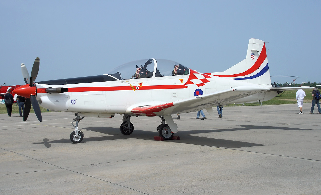 Pilatus PC-9 - kroatische Kunstflugstaffel “Krila Oluje”