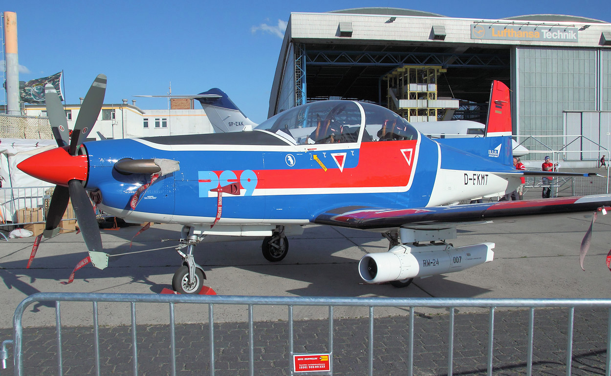 Pilatus PC-9 - Schulflugzeug