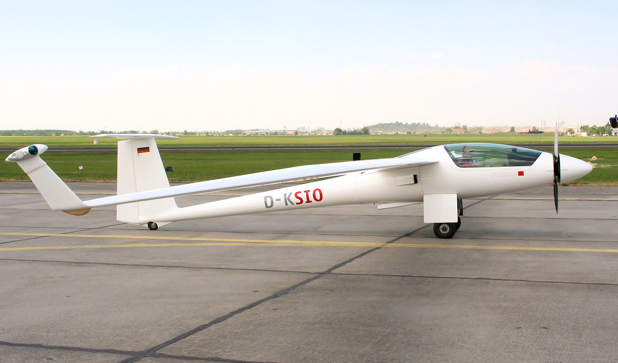 Stemme S10 - Motorsegler mit Faltpropeller und einer Spannweite von 23 Meter