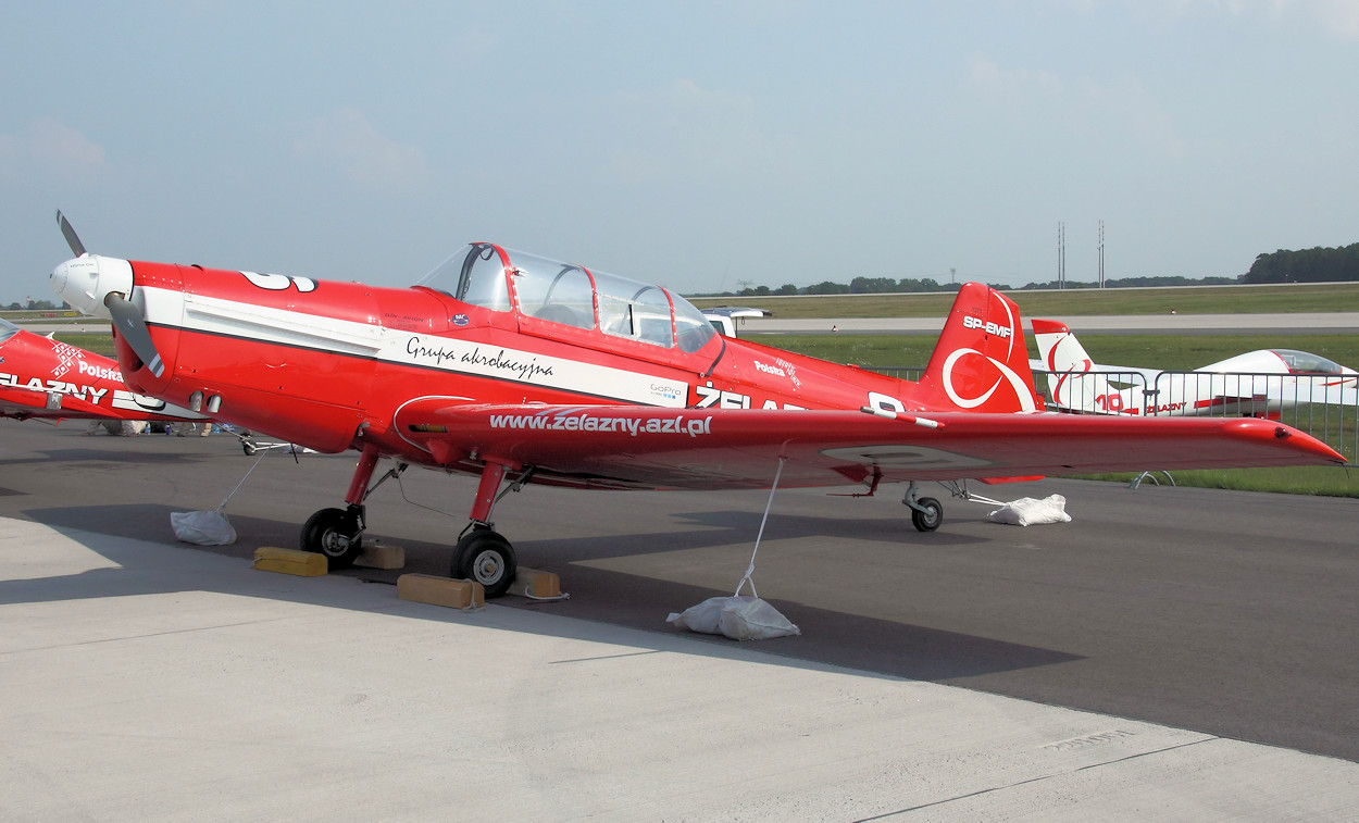 Zlín Z-526 F Trener Master - doppelsitziges tschechoslowakisches Sport- und Kunstflugzeug der Trenér-Reihe